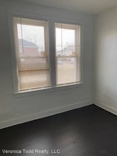 Main picture of 9839 Woodside St