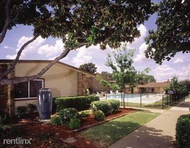 Main picture of 12833 Jupiter Rd