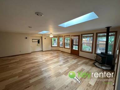 Main picture of 15501 98th Ave E