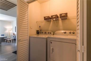 Main picture of 801 Harbor Inn Dr