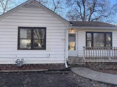 Main picture of 2325 SE Virginia Ave