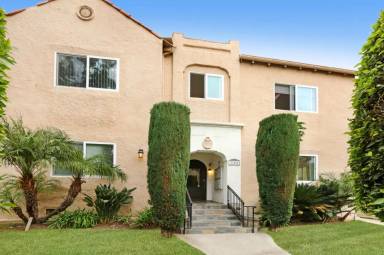Main picture of 350 N Orange Grove Ave