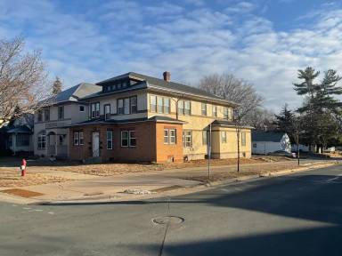 Main picture of 2600 Vincent Ave N