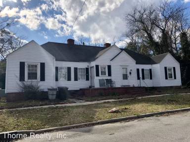 Main picture of 400 Saint Patrick St