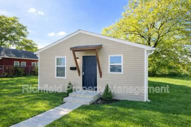 Main picture of 2850 N Chester Ave