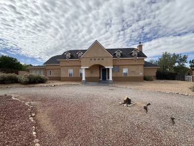 Main picture of 8612 Eagle Rock Ave NE