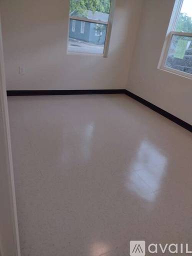 Main picture of 8 N Edwards St