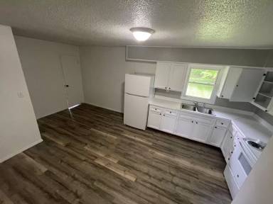 Main picture of 2101 S Nebo Rd