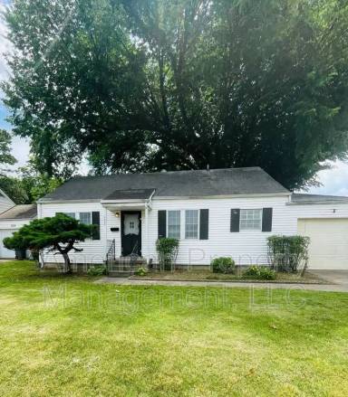 Main picture of 2808 E 1st Pl