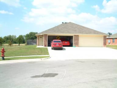 Main picture of 956 Sylvia St
