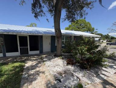 Main picture of 302 Colonia Ln E