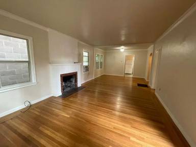 Main picture of 1921 21st St