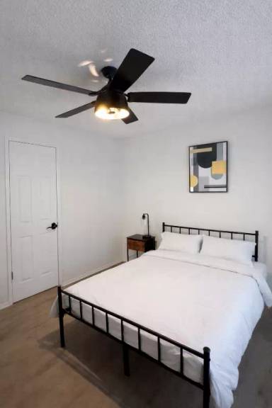 Main picture of 2222 W Morningside Dr