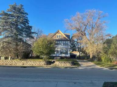 Main picture of 18740 Hoffman Ave
