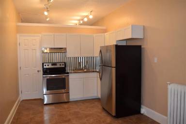 Main picture of 1132 N George St