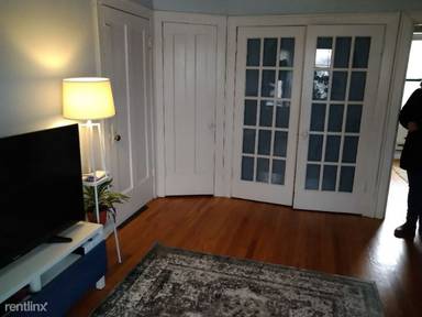 Main picture of 3839-45 N Greenview Ave