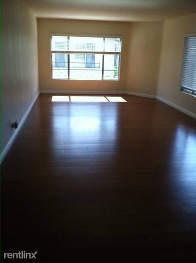 Main picture of 231 N La Peer Dr