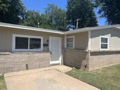 Main picture of 405 Armstrong St