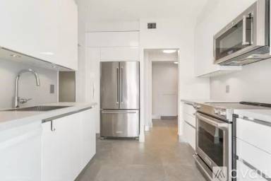 Main picture of 6905 Bay Dr