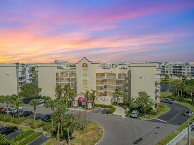 Main picture of 8871 Lake Dr
