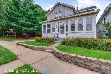 Main picture of 696 5th St E