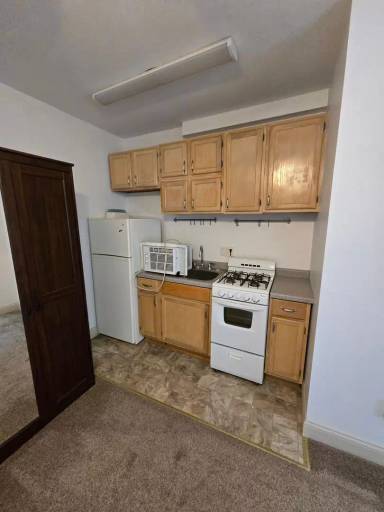 Main picture of 727 15th Ave SE