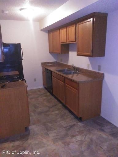 Main picture of 1108 Waggoner Ave