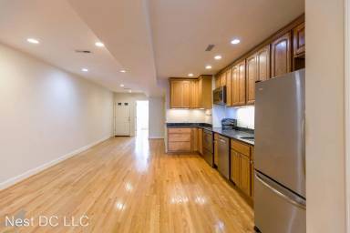Main picture of 1134 6th St NE