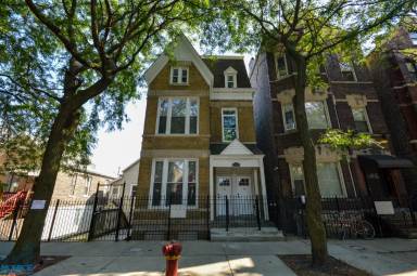 Main picture of 2229 W. Cullerton St.