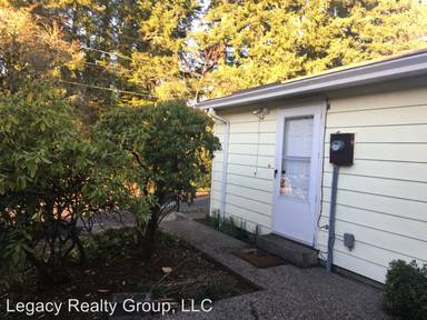 Main picture of 38770 Park St