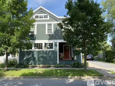 Main picture of 24 Walnut St