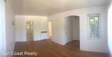 Main picture of 125 W Los Olivos St