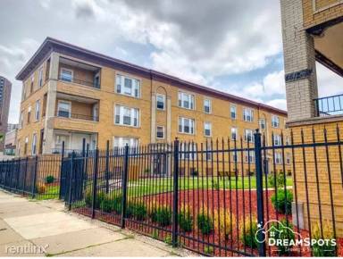Main picture of 4620 S Lake Park Ave