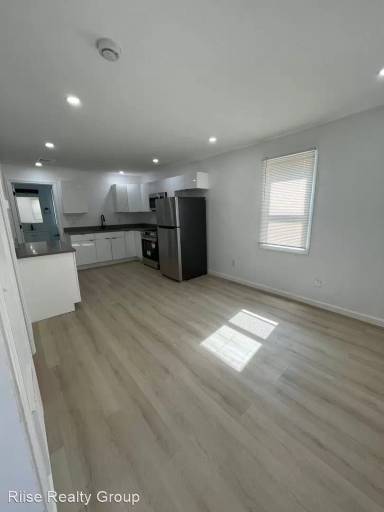 Main picture of 39 Schofield St