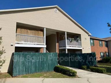 Main picture of Golf Club Condos