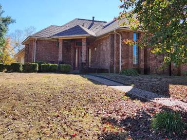 Main picture of 2200 Wyndermere Way