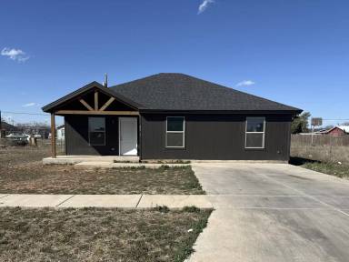 Main picture of 4202 E 64th St