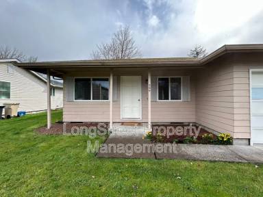 Main picture of 324 NE Conifer Blvd