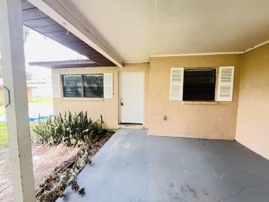 Main picture of 726 W Alamo Dr