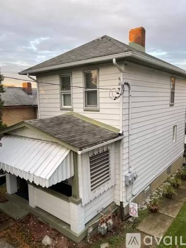 Main picture of 302 W Miller Ave