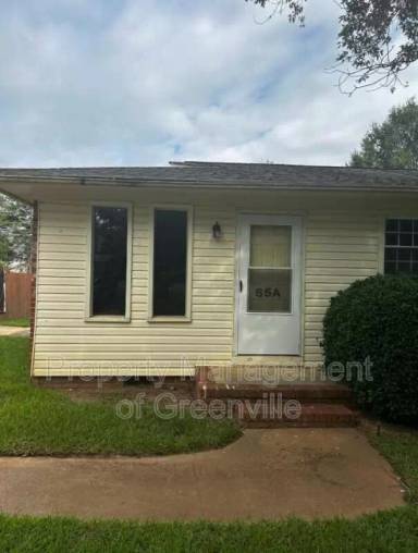 Main picture of 85 Montague Cir