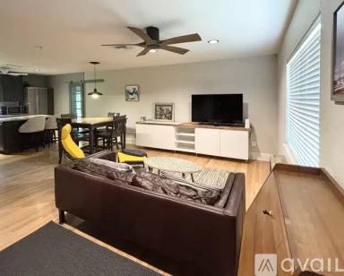 Main picture of 212 E Kaley St