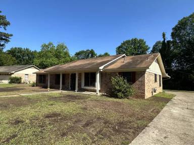 Main picture of 449 E Greenfield Dr