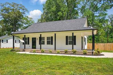 Main picture of 301 Tomberlin Rd