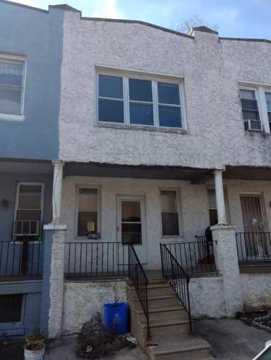 Main picture of 2528 S Holbrook St