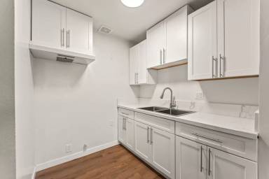 Main picture of 6316 S Vermont Ave