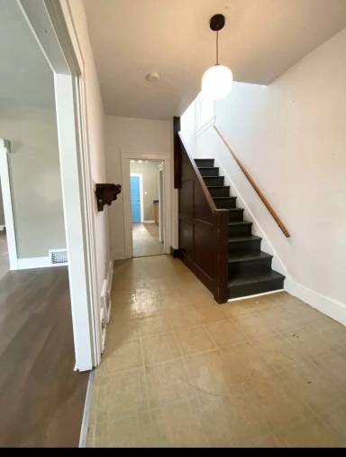 Main picture of 830 Crest Ave