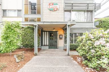Main picture of 533 Harvard Ave E