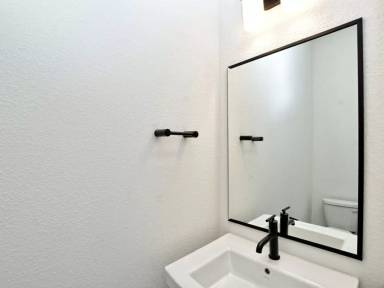 Main picture of 2517 Hernandez St