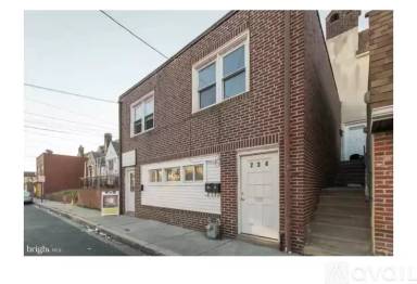 Main picture of 244 Long Ln